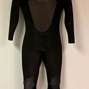 XCEL Men's 5/4 Hooded Wetsuit